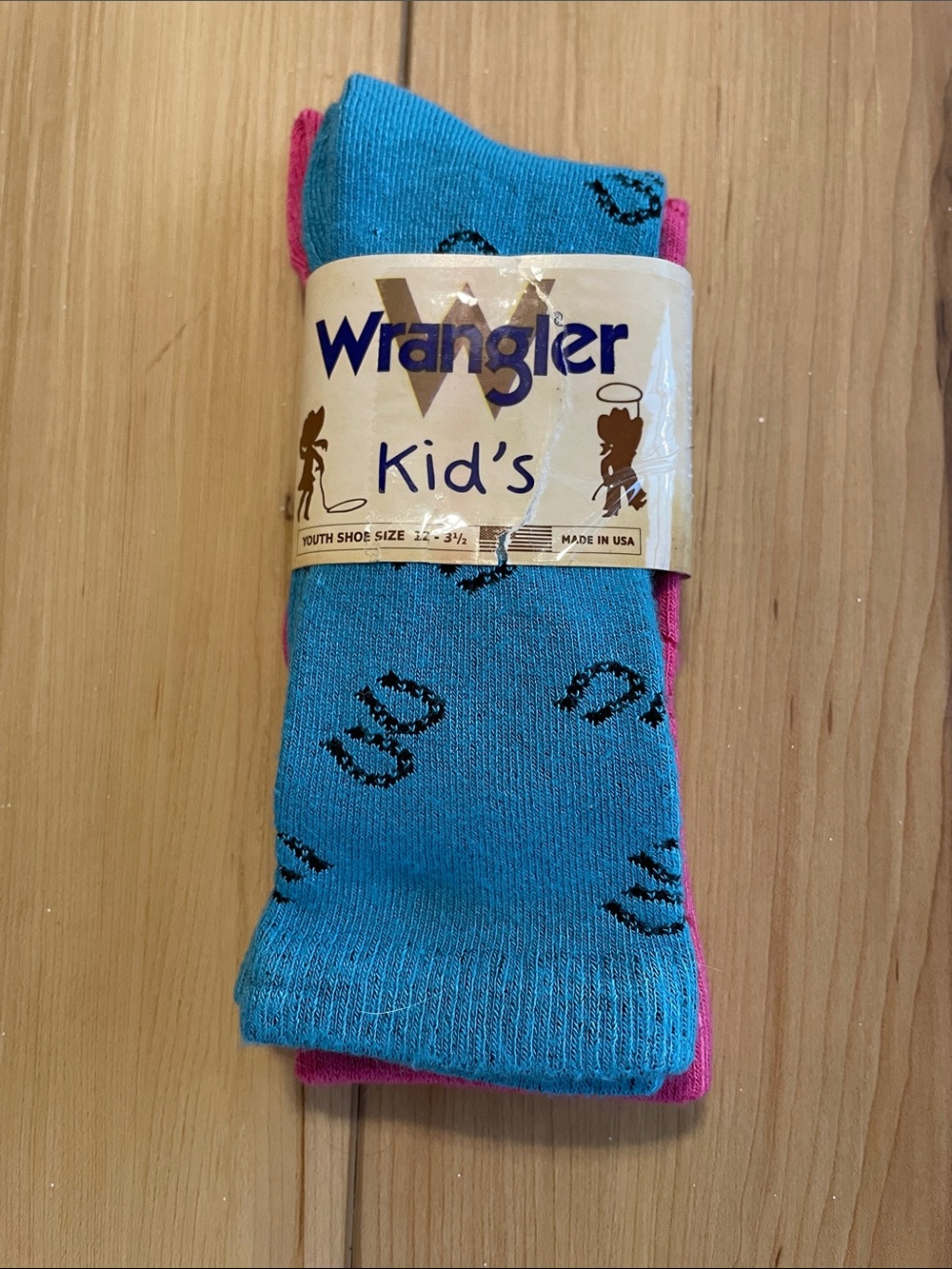 Wrangler Kids Turquoise and Pink Novelty Socks.  NWT. 2 pack. Size 12 - 3 youth.